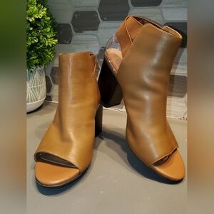 Kenneth Cole Reaction Womens Tan Open Toe Ankle Booties Chunky Heel Flaws 9.5